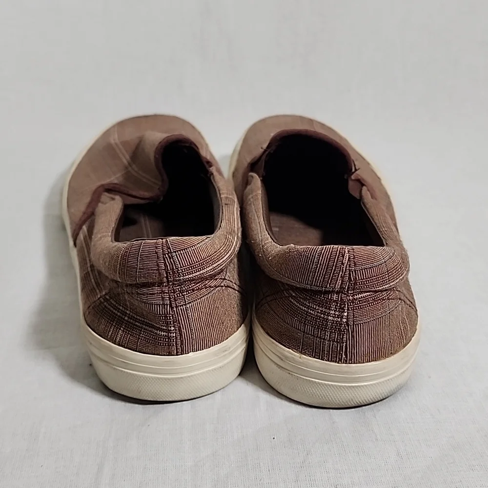 💛slipon Men's shoes size 9.5